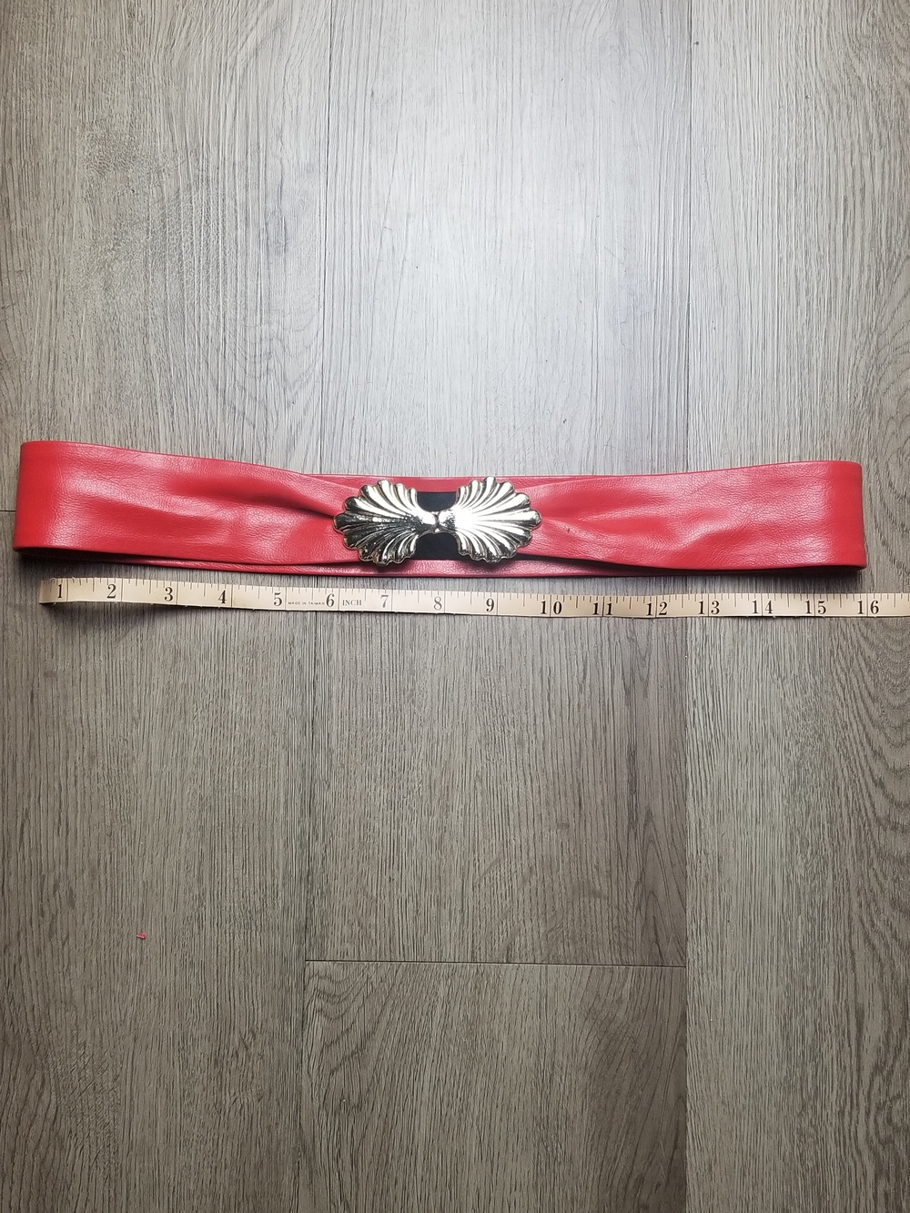 Women's Vintage Red Wide Leather Waist Belt with Goldtone Shell Buckle - Picture 8 of 12